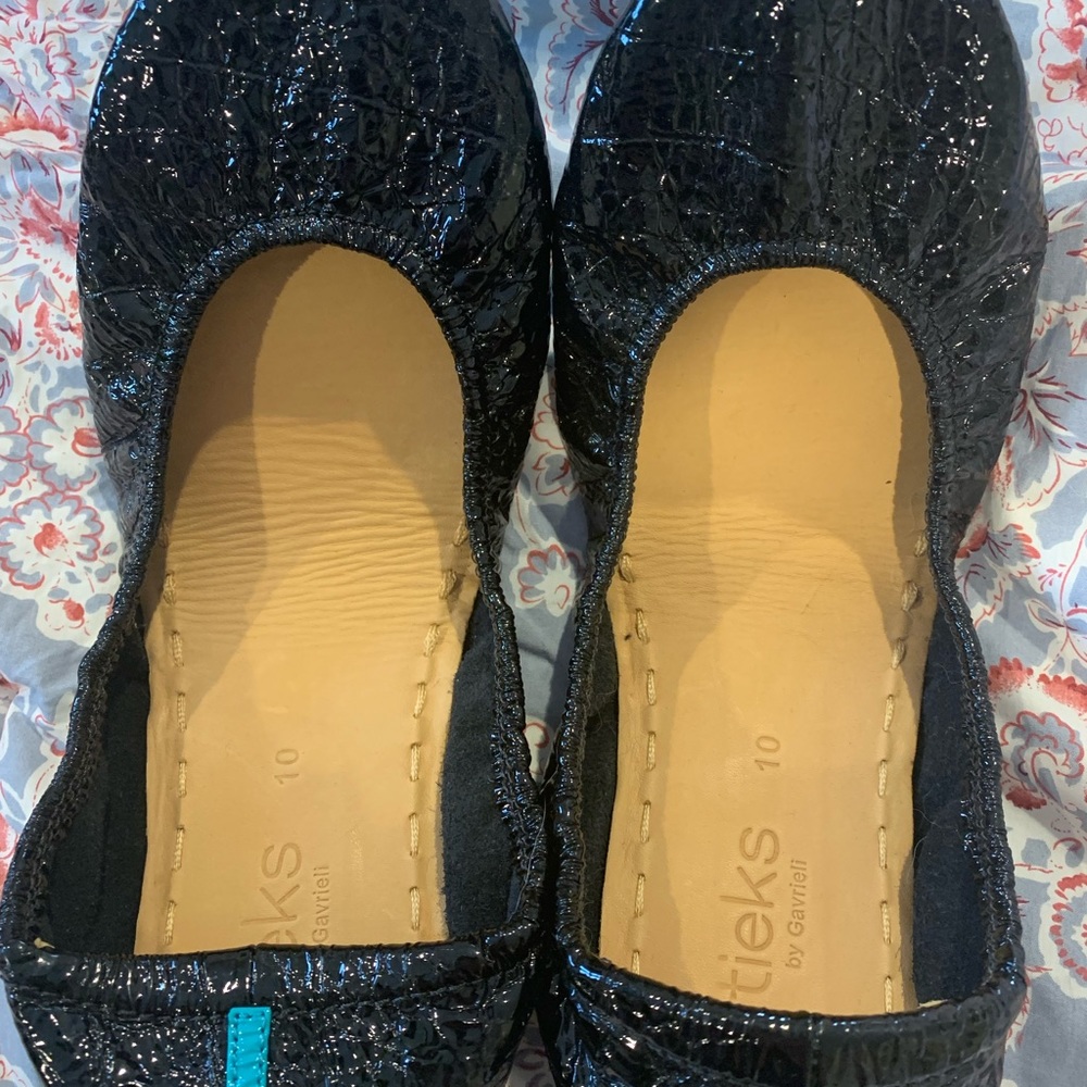 Obsidian Black Patents brand new never been worn size 10 Tieks!